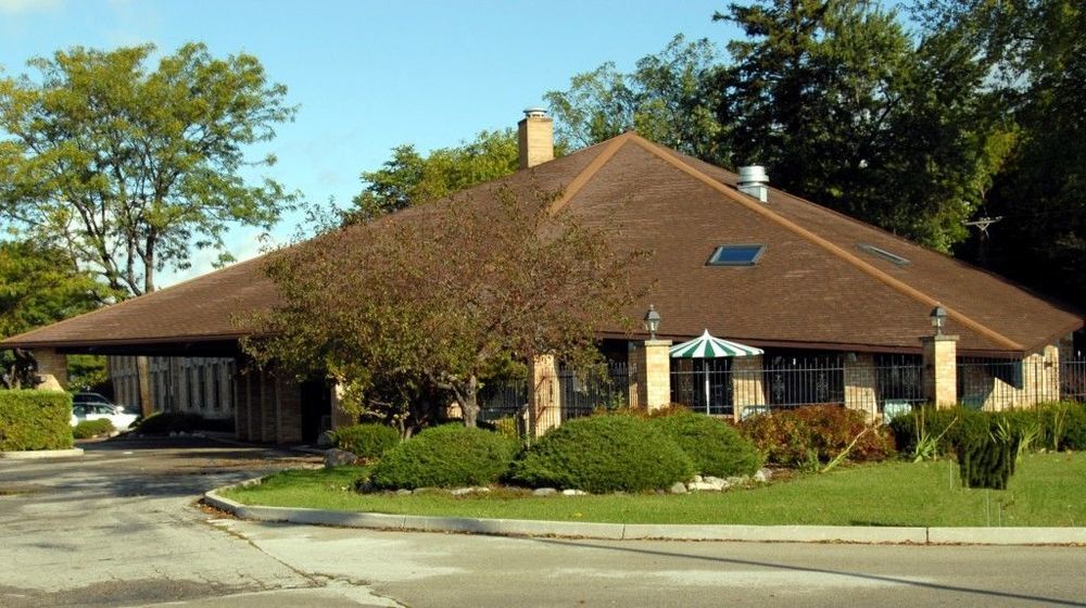 Americinn And Suites By Wyndham Delafield-Waukesha-Milwaukee Exterior photo