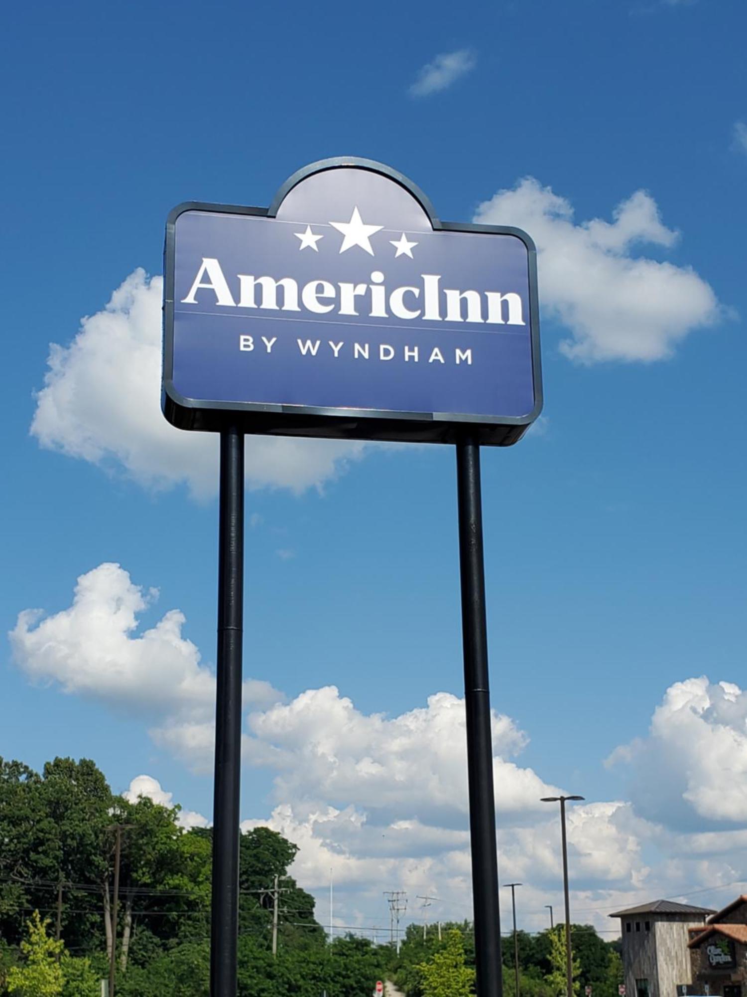 Americinn And Suites By Wyndham Delafield-Waukesha-Milwaukee Exterior photo